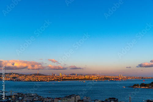 Obraz na płótnie Istanbul city of sunset citycape is beautiful scenery of summer with lifestyle travel, tourism and vacation in Istanbul town buildings .Turkey. w salonie