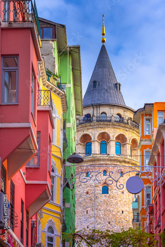 Obraz na płótnie View of the Galata Tower and the Karaköy district, Istanbul, Turkey w salonie