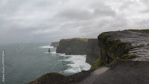 Foto Dramatic coastal scene of Cliffs of Moher in Ireland