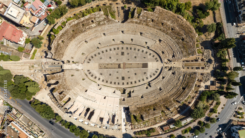 Φωτογραφία Aerial perpendicular view of the Flavian Amphitheater, located in Pozzuoli, near Naples
