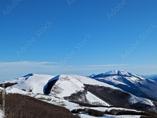 Vista dalla cima del monte Nerone nelle Marche