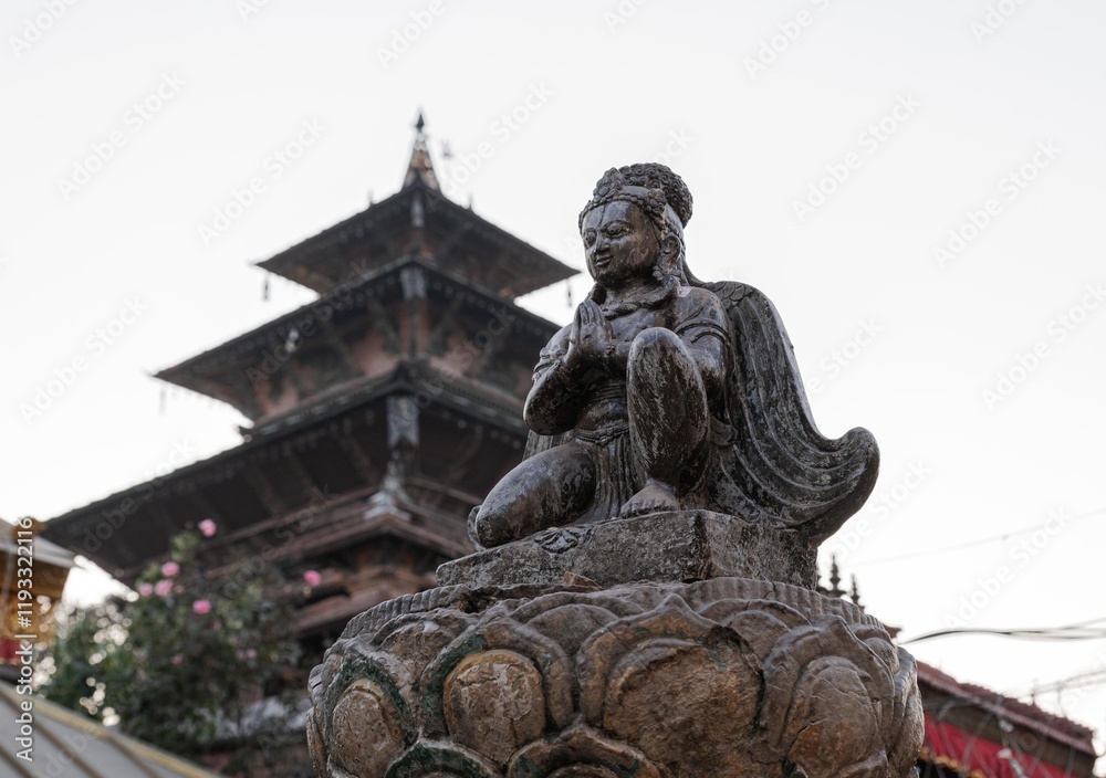 Temples and palaces, stifling smog and the smell of incense, a living goddess, the roar of horns, a whirlpool of people and a riot of colors - the capital of Nepal, Kathmandu. Temples and palaces, stifling smog and the smell of incense, a living goddess, the roar of horns, a whirlpool of people and a riot of colors - the capital of Nepal, Kathmandu.