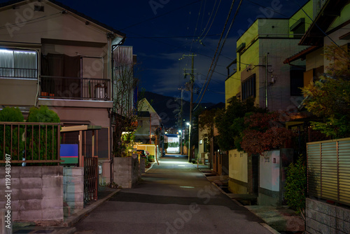 誰もいない夜の路地裏の風景 photo