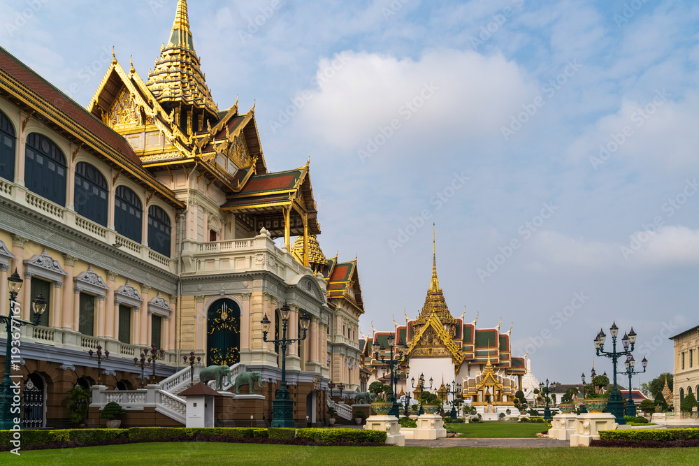 Naklejka premium Grand Palace and the Temple of the Emerald Buddha - Wat Phra Kaew