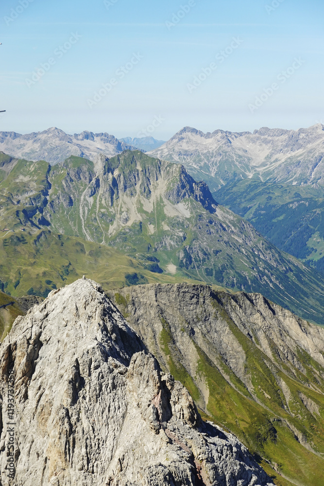 Obraz premium The panorama from Valluga mountain, Sankt Anton, Austria 