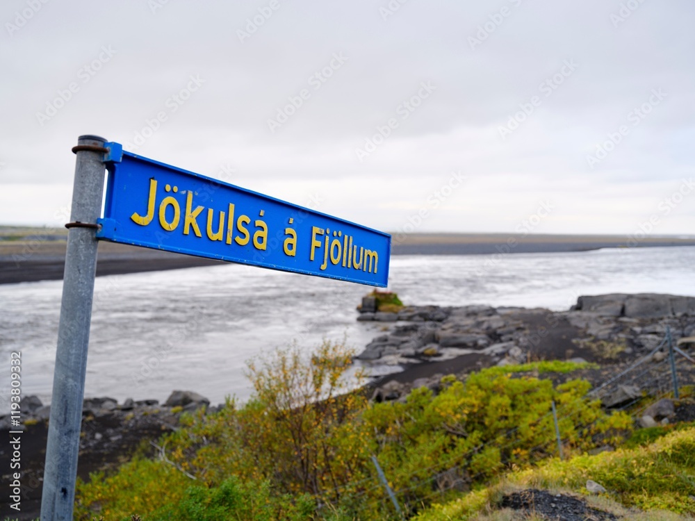 Φωτογραφία Glacial river Jokulsa a Fjollum close to its mouth into the Arctic Ocean