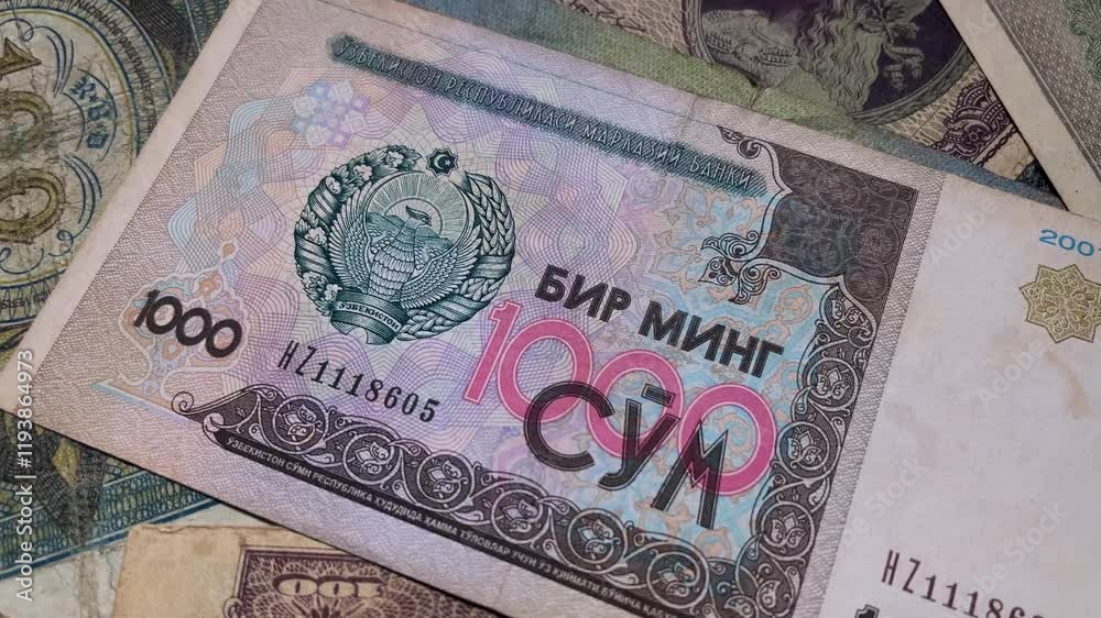 Uzbekistan 1000 som banknote 2001.