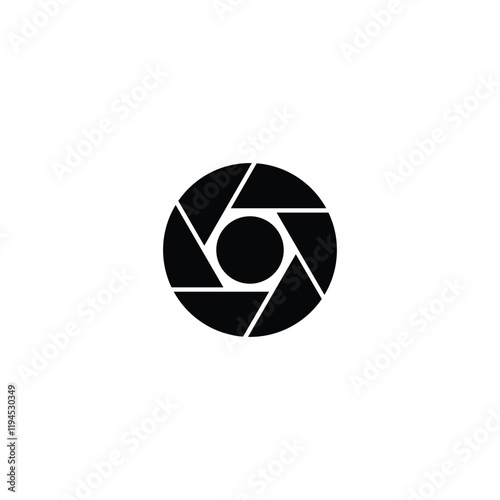 Minimalist Lens Icon for Photography and Vision