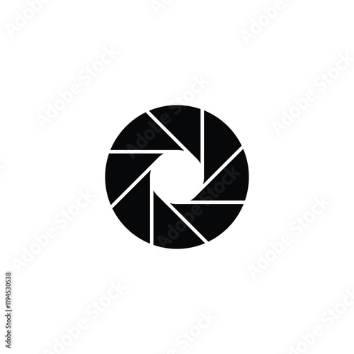 Minimalist Lens Icon for Photography and Vision