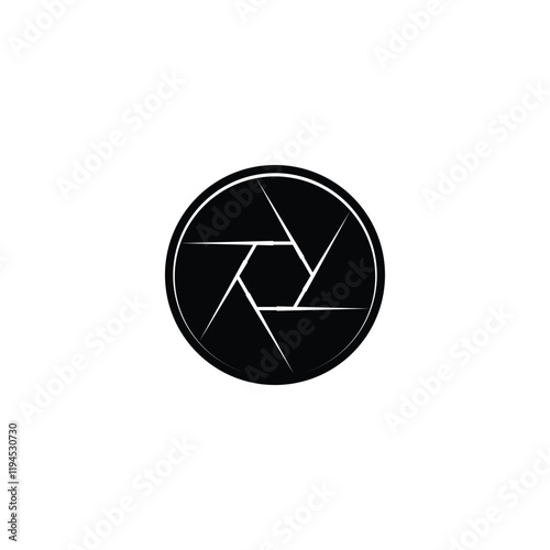 Minimalist Lens Icon for Photography and Vision
