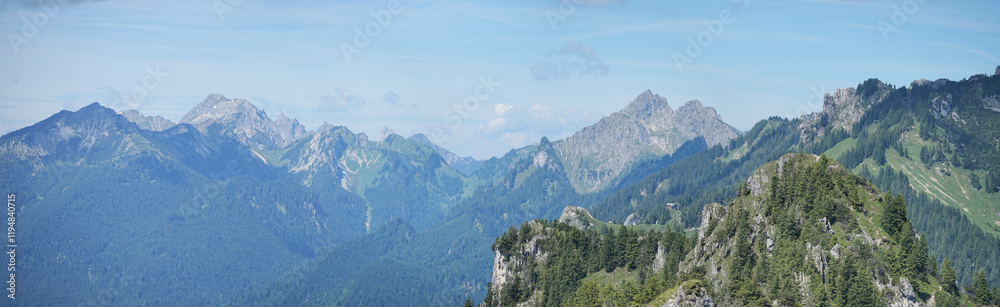 Obraz premium Der Sonnenberg-Zahn, Wandern in den bayerischen Bergen, Panorama