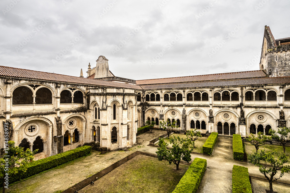 Obraz premium Cloister of Silence at Alcobaca monastery, Mosteiro de Santa Maria de Alcobaca at Alcobaca, Portugal