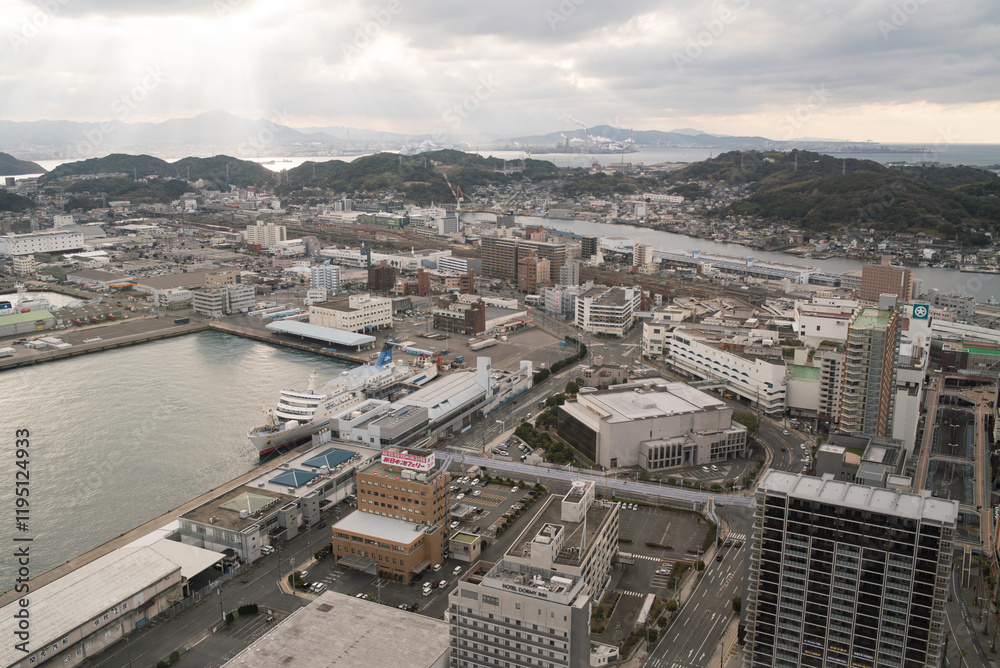 Fototapeta premium 下関側から見る関門海峡