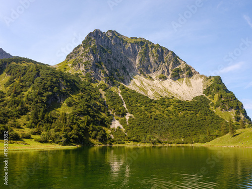 Unterer Gaisalpsee mit Rubihorn im Sommer photo