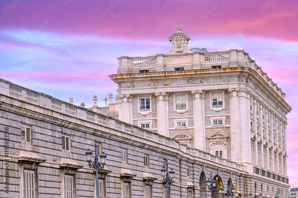Fototapeta premium Exterior ancient architecture of Royal Palace, Madrid, Spain
