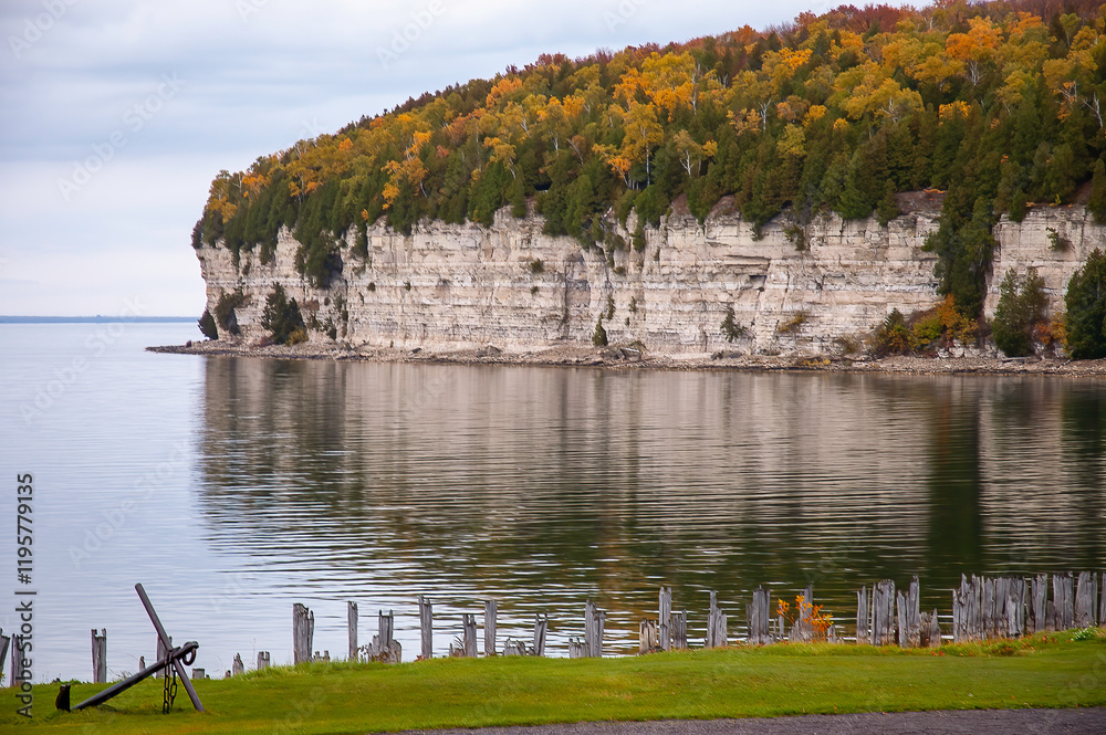 Fototapeta premium dolomite cliffs in autumn