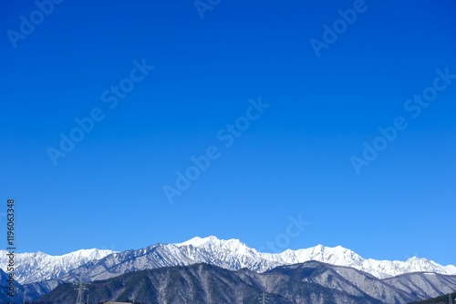 北アルプスと青空