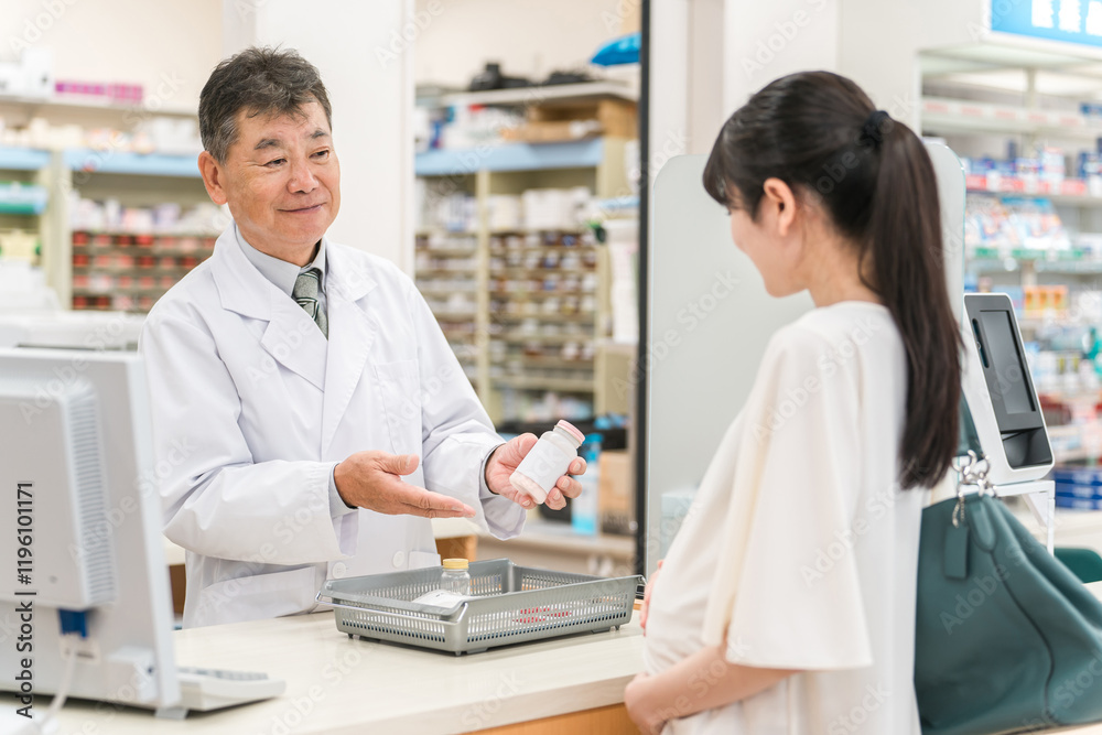 薬局・病院・ドラッグストアで市販薬を処方する薬剤師(処方箋・薬・サプリメント)
薬局・病院・ドラッグストアで市販薬を処方する薬剤師(処方箋・薬・サプリメント)
