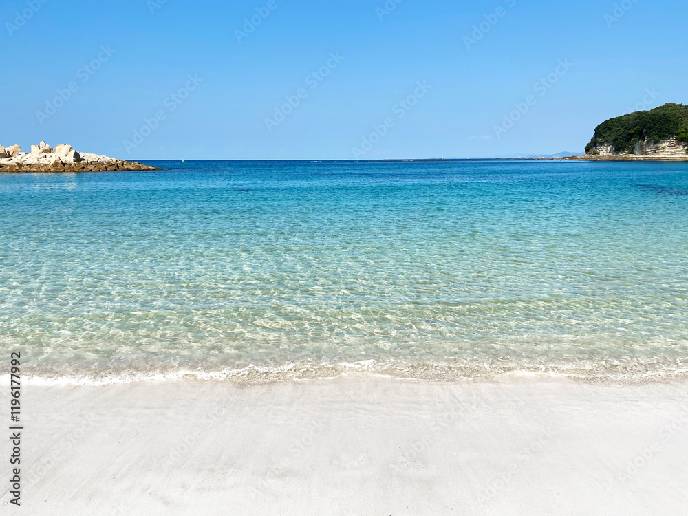 白い砂浜と青い海 白い砂浜と青い海