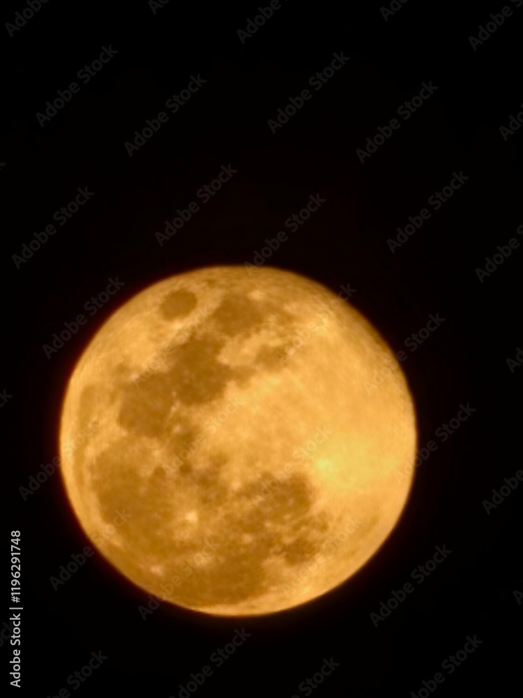 Naklejka premium Full moon in the dark night 