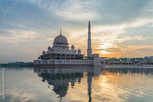 Photography Awesome view of the Putra Mosque at sunrise, Putrajaya, Malaysia