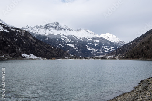 Le Prese - Miralago Poschiavo, mountain landscape in winter with snow
