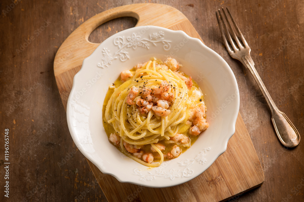 spaghetti carbonara with prawns spaghetti carbonara with prawns