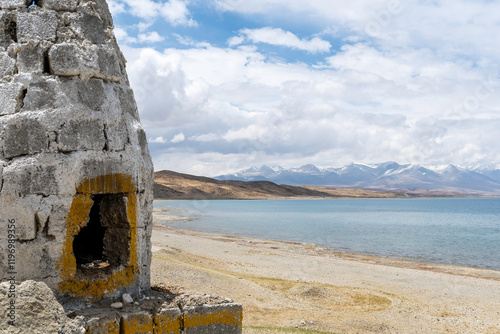 Tibet - Rauchopfer Ofen am heiligen Manasarovar See photo