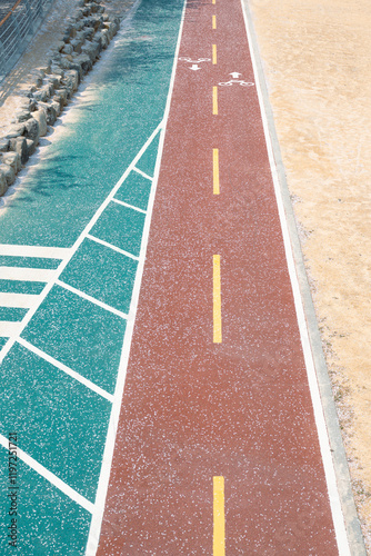Obraz na płótnie Oncheoncheon Stream bicycle road with cherry blossom petal in Busan, Korea w salonie