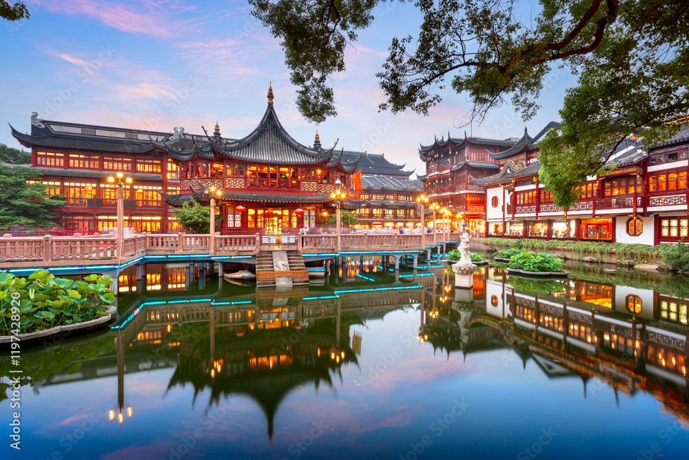 Shanghai, China view at the traditional Yuyuan Garden District