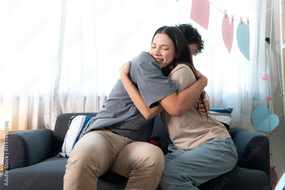 Obraz premium A young couple with Valentine's Day activities at home