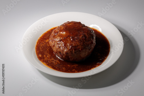 日本のデミグラスハンバーグ