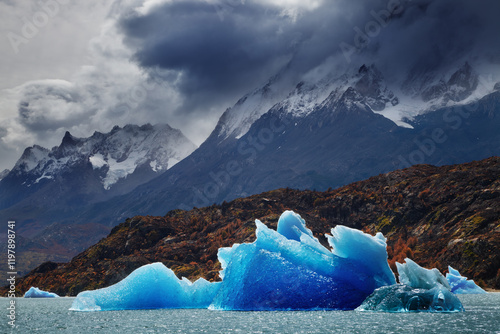 Torres del Paine, Lake Grey photo