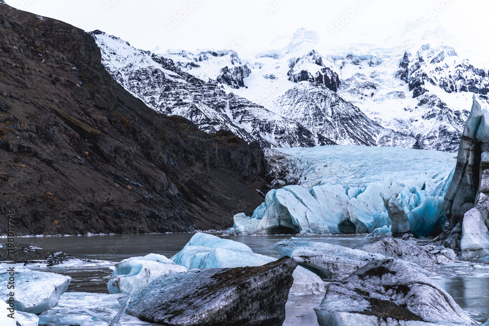 Obraz premium Glacier Iceland special ice winter frozen thick old ice melt global warming