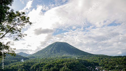 Canvastavla lokon mountain, tomohon, sulawesi utara