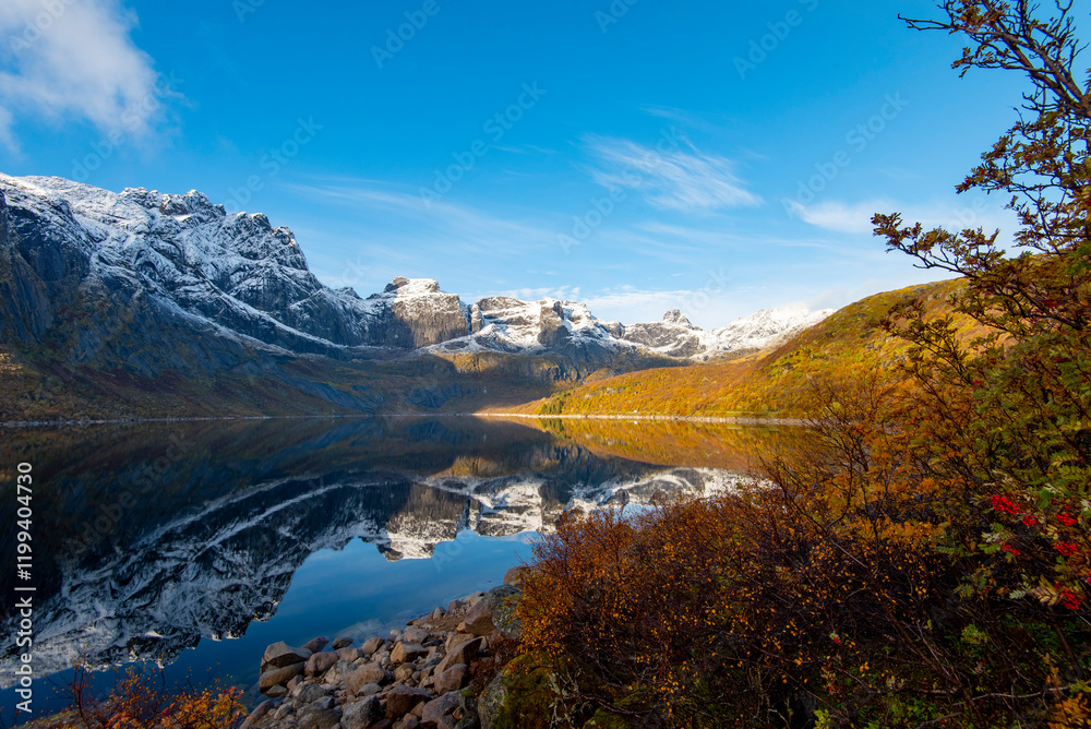 Fototapeta premium Lake Storvatnet near Nusfjord - Norway
