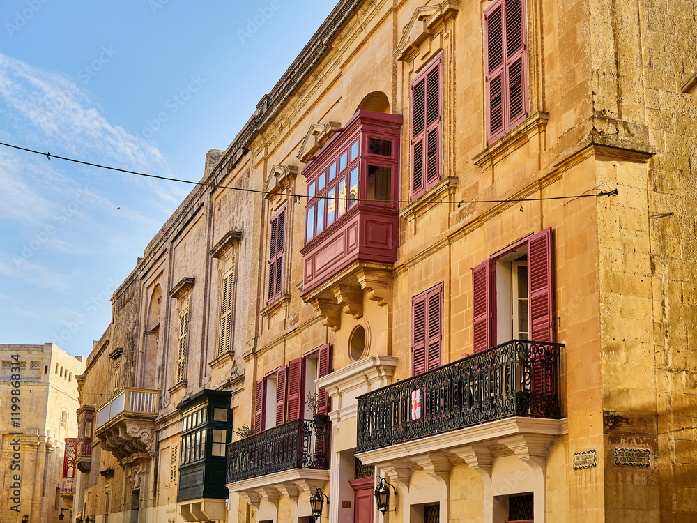 Obraz premium Balcony of old house in Mdina, Malta