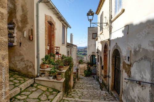 Obraz na płótnie A street in Zungoli, a town in Campania, Italy. w salonie