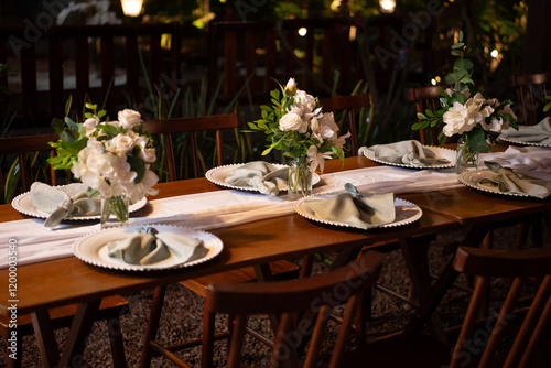 Decoração de mesa com flores