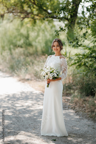 Obraz na płótnie young girl in a beautiful tight dress with a bouquet w salonie