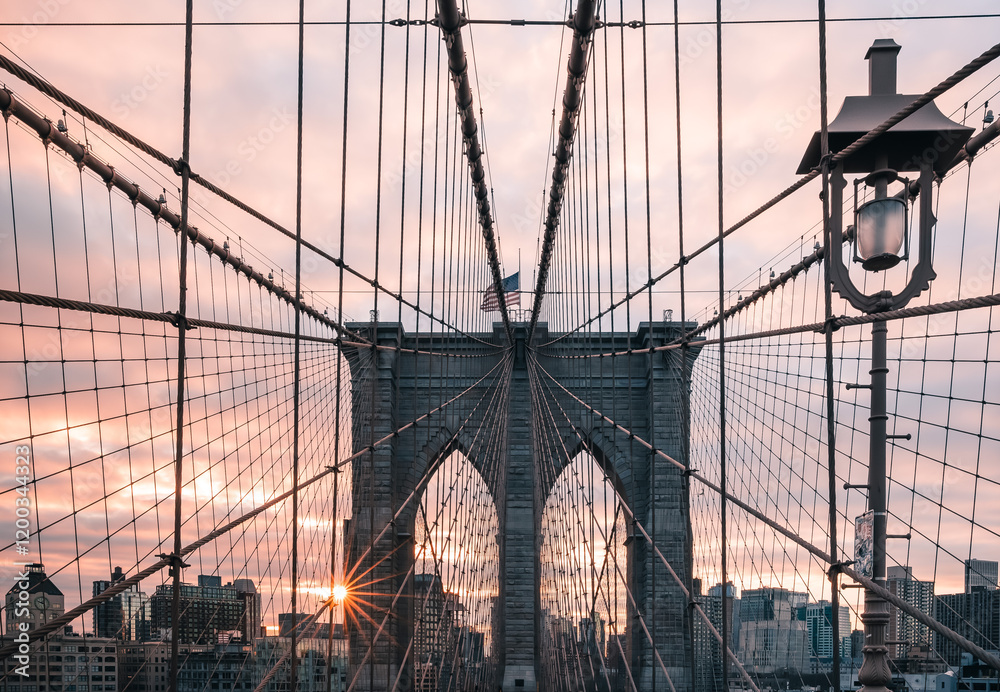 Obraz premium New York, USA: sunrise at the Brooklyn bridge 