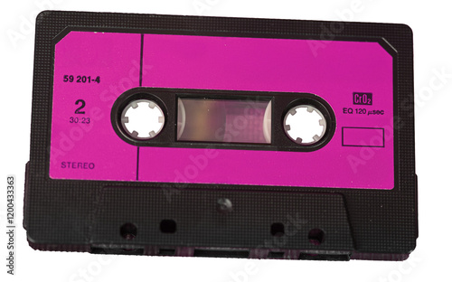 Musikkasette 70er, 80er 90 Jahre, freigestellt mit Platz für 
Text auf pinken Untergrund