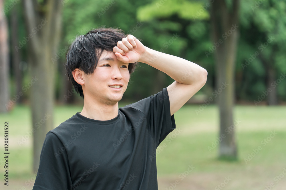公園を散歩・ウォーキング・ランニングする若いアジア人男性(有酸素運動・ダイエット・脂肪燃焼)
公園を散歩・ウォーキング・ランニングする若いアジア人男性(有酸素運動・ダイエット・脂肪燃焼)