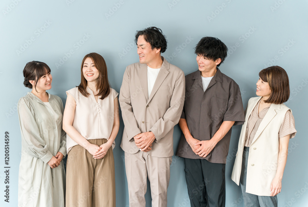 会社のオフィスにいる男女のビジネスマン・オフィスカジュアル(就職・人材・転職・育成)
会社のオフィスにいる男女のビジネスマン・オフィスカジュアル(就職・人材・転職・育成)