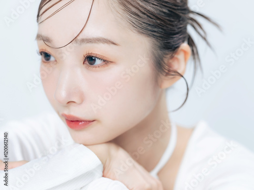 女性、脱毛、美容、韓国、メイク、コスメ、化粧品、笑顔、美白、ファッション、おしゃれ、スキンケア、シンプル、ポートレート、ホワイトニング、美肌、ナチュラル、キレイめ、きれいめ、若い、20代、モデル、エステ、サロン、ビューティー、美人、かわいい、美しい、綺麗、美顔、小顔、オルチャンメイク、オルチャンヘア、シースルーバング、カチモリ、リラックス、保湿、清潔感、上品、透明感、美容院、ファンデーション、パー