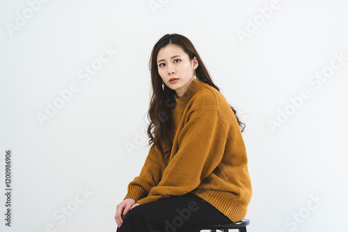 ニットを着た女性
