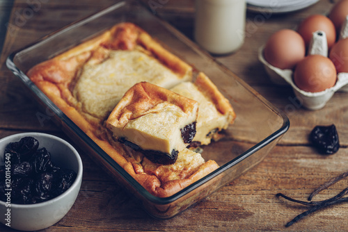 Quadro su tela Far breton fait maison flan aux oeufs et pruneaux