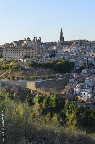 Wallpaper Mural Cidade turística de Toledo na Espanha Torontodigital.ca