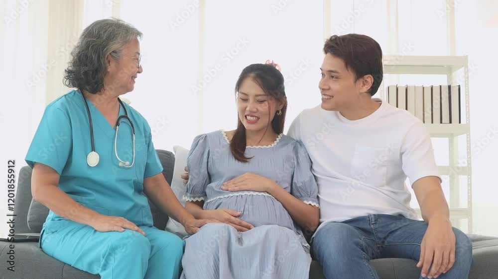 Senior doctor uses stethoscope to check on pregnant mother, measure heart rate and assess health of mother and fetus : Mom and dad are excited to see doctor before delivery. Senior doctor uses stethoscope to check on pregnant mother, measure heart rate and assess health of mother and fetus : Mom and dad are excited to see doctor before delivery.