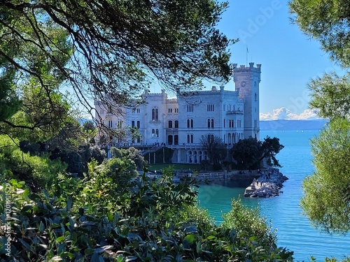 Schloss Miramare bei Triest photo